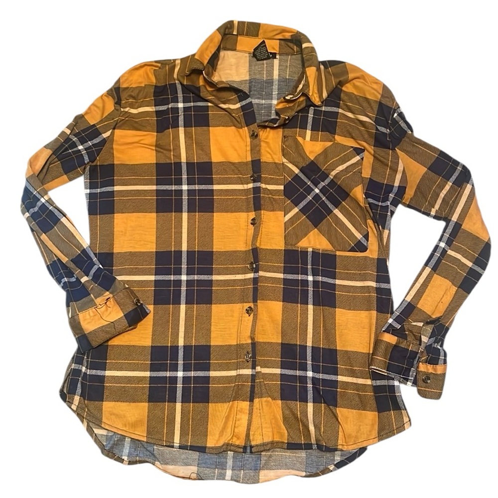 🌻 Rue21 Lightweight Plaid Button Down